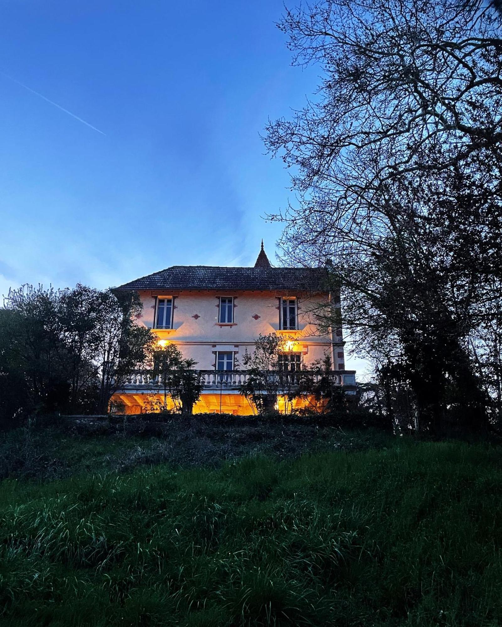 Petit Chateau Le Piot Bed and Breakfast Fleurance Eksteriør billede